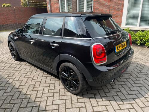 Mini Cooper 5-deurs (f55) 1.5 136pk 2016 Zwart, Auto's, Mini, Particulier, Cooper, ABS, Airconditioning, Boordcomputer, Centrale vergrendeling