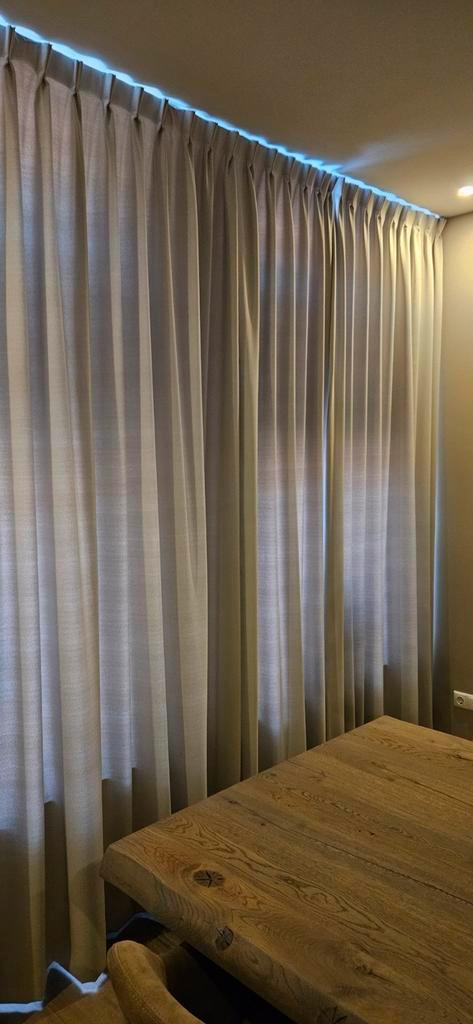 Beige/lichtgrijze kleurige gordijnen, Huis en Inrichting, Stoffering | Gordijnen en Lamellen, Gebruikt, 200 cm of meer, 200 cm of meer