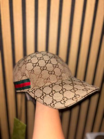 Gucci pet beschikbaar voor biedingen