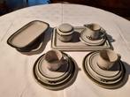 Ontbijt serviesset grijs met groene decoratie, Ophalen of Verzenden, Zo goed als nieuw, Porselein, Overige stijlen