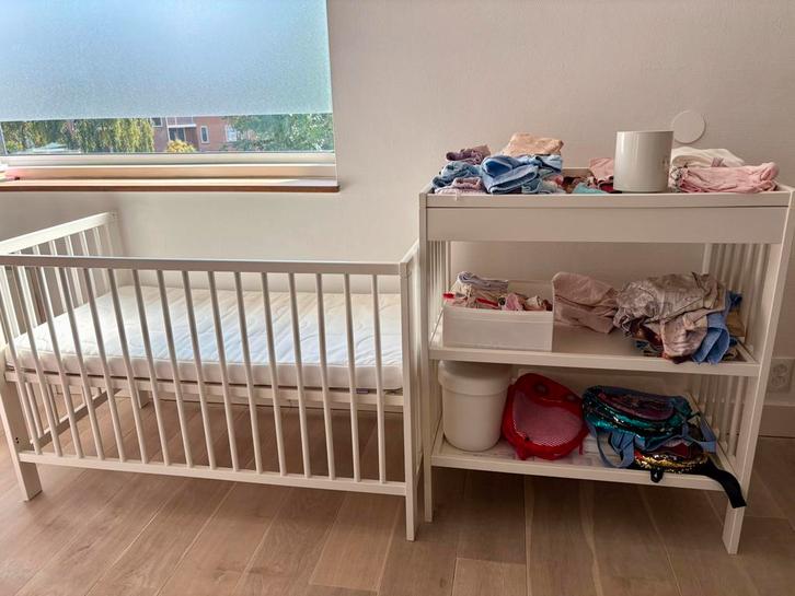 Ikea Gulliver bed and changing table, Kinderen en Baby's, Kinderkamer | Complete kinderkamers, Zo goed als nieuw, Jongetje of Meisje