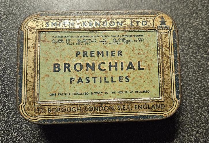 Zeldzaam blikje Smith Kendon Premier bronchial pastilles, Verzamelen, Blikken, Gebruikt, Overige, Overige merken, Ophalen of Verzenden