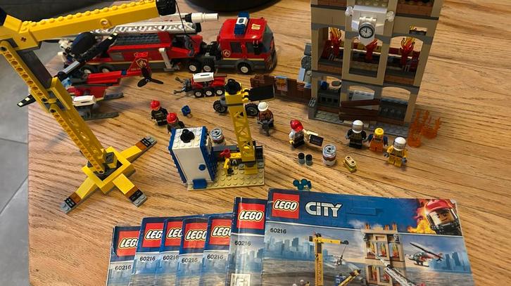 LEGO City Brandweerkazerne 60216, Kinderen en Baby's, Speelgoed | Duplo en Lego, Zo goed als nieuw, Lego, Complete set, Ophalen of Verzenden