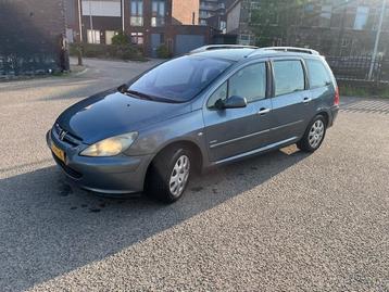 Peugeot 307 SW 1.6 16V Navtech! NW APK! Airco! Trekhaak! beschikbaar voor biedingen
