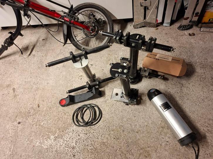 Handbikes met tracker. Een elektrisch, Fietsen en Brommers, Fietsonderdelen, Gebruikt, Algemeen, Overige typen, Ophalen