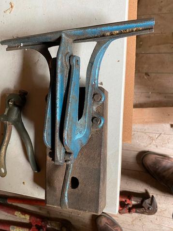 Handzaagklem met zettangen . beschikbaar voor biedingen