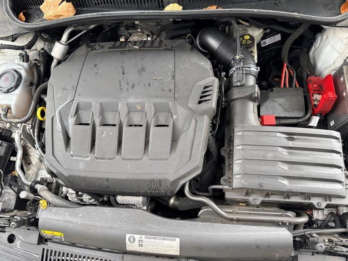 Motor van een Volkswagen Polo, Gebruikt, -, Volkswagen, -