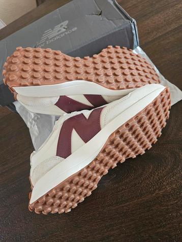 Nieuw New Balance 327 mt 39,5 beschikbaar voor biedingen