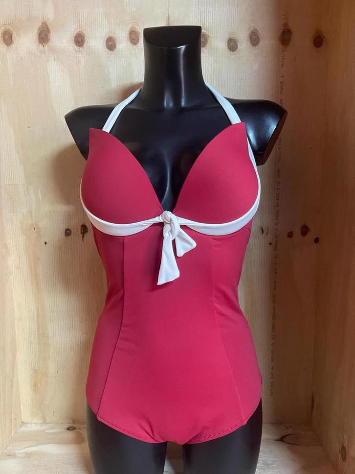 Twinset halter badpak maat 85c - 90c - 75d model rosso, Kleding | Dames, Badmode en Zwemkleding, Nieuw, Badpak, Rood, Verzenden