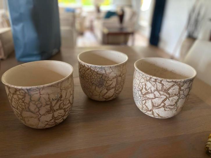 Drie potten met craquelé motief, merk Amano, Tuin en Terras, Bloempotten, Gebruikt, Aardewerk, Binnen, Minder dan 40 cm, Minder dan 25 cm