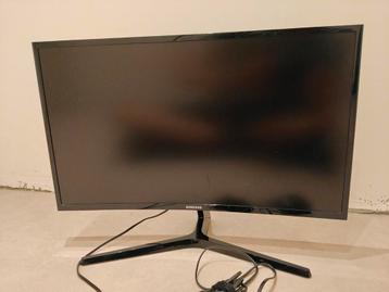 Curved LCD Samsung Monitor *27 inch *60Hz beschikbaar voor biedingen