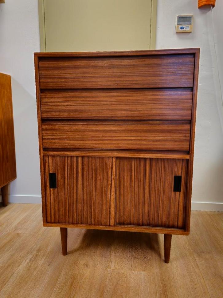 Vintage Ladekast Schuifdeuren Kledingkast Kast Kastje, Huis en Inrichting, Kasten | Ladekasten, Gebruikt, Ophalen