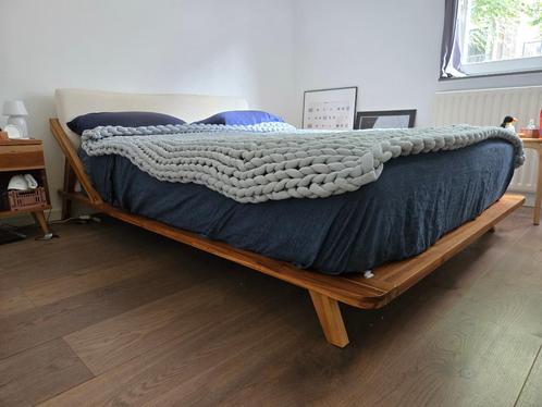 Drommen Acacia Wood Queen Bed + mattress, Huis en Inrichting, Slaapkamer | Bedden, Gebruikt, Tweepersoons, 160 cm, 220 cm, Hout