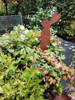 Roestige konijn voor in de tuin. Met steker in de grond., Ophalen of Verzenden, Kunststof