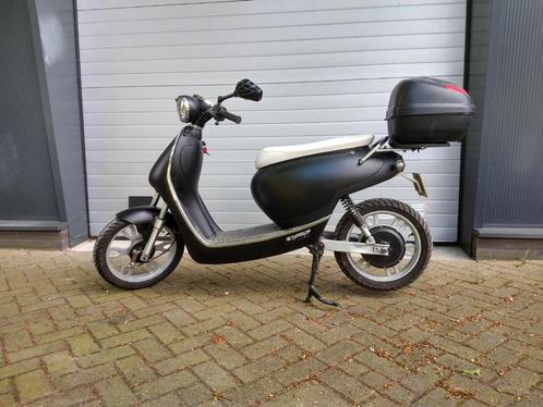 Elektrische  Brommer    eeeefun-e, Fietsen en Brommers, Brommers | Tomos, Gebruikt, Overige modellen, Maximaal 45 km/u, Ophalen