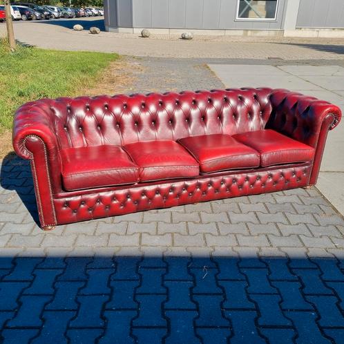 Rode XL Chesterfield bank 2.30 + GRATIS BEZORGING, Huis en Inrichting, Banken | Bankstellen, Gebruikt, Rechte bank, Leer, Ophalen of Verzenden