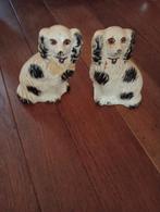 2 antieke Staffordshire spaniel beeldjes, Ophalen, Gebruikt, Mens