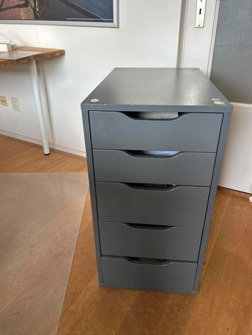 Grijze Ladekast met 5 Laden