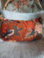 Roestkleurig sierkussen met vogels van Blokker, Ophalen of Verzenden, Gebruikt, Bruin, Rechthoekig