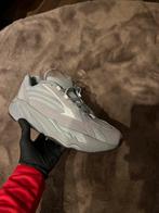 Yeezy 700, Kleding | Heren, Schoenen, Ophalen of Verzenden, Zo goed als nieuw, Sneakers of Gympen