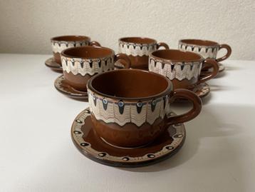 Aardewerk thee/koffieservies voor 6 personen beschikbaar voor biedingen