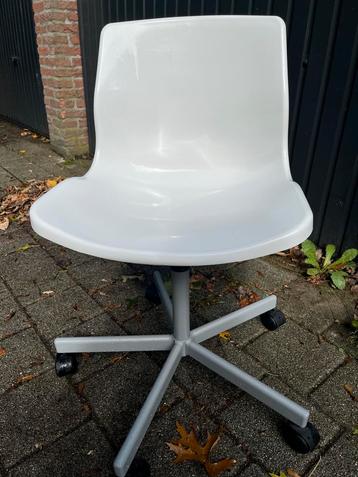 Witte Bureaustoel met Wielen beschikbaar voor biedingen