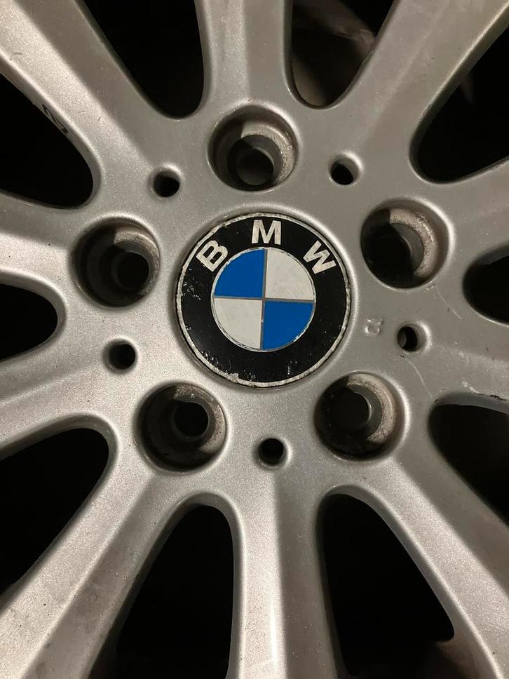 Originele BMW Winterbanden Set voor BMW 1 en 3 Serie, Auto-onderdelen, Banden en Velgen, Band(en), Winterbanden, 16 inch, 195 mm