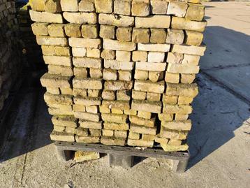 Gebakken Friese gele straatklinkers 15x5, circa 2850 stuks beschikbaar voor biedingen