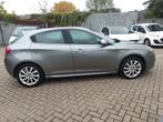 Alfa Romeo GIULIETTA 1.4 Turbo 120 Distinctive (bj 2011), Gebruikt, 4 cilinders, Origineel Nederlands, Bedrijf