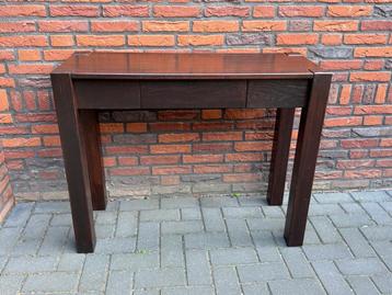 Eiken houten sidetable beschikbaar voor biedingen