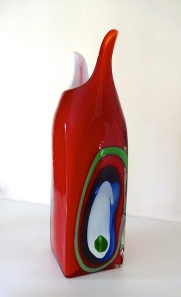 Glazen vaas rood opaline witte vlek blauw en groen 6614-g beschikbaar voor biedingen