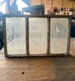 Oude Raamkozijnen met Glas Gietijzer