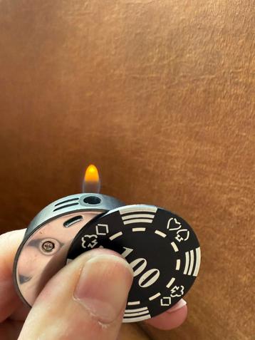 Pokerchip … maar dan een aansteker. Navulbaar. beschikbaar voor biedingen