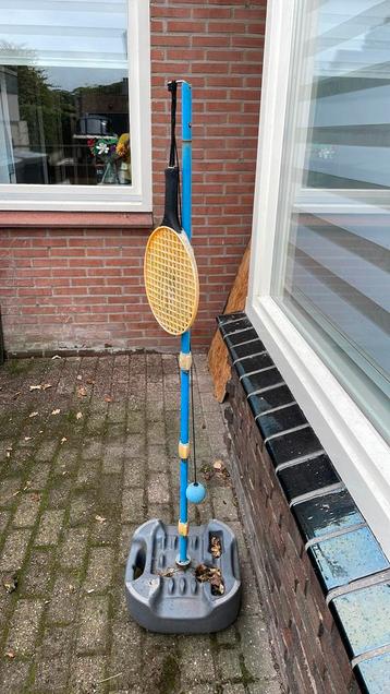 Gratis speelgoed, tennis set beschikbaar voor biedingen