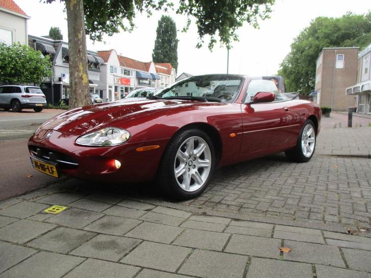 Jaguar XK8 4.0 V8 Convertible / AUTOMAAT / AIRCO / LEER / YO, Auto's, Oldtimers, Te koop, ABS, Airbags, Airconditioning, Alarm
