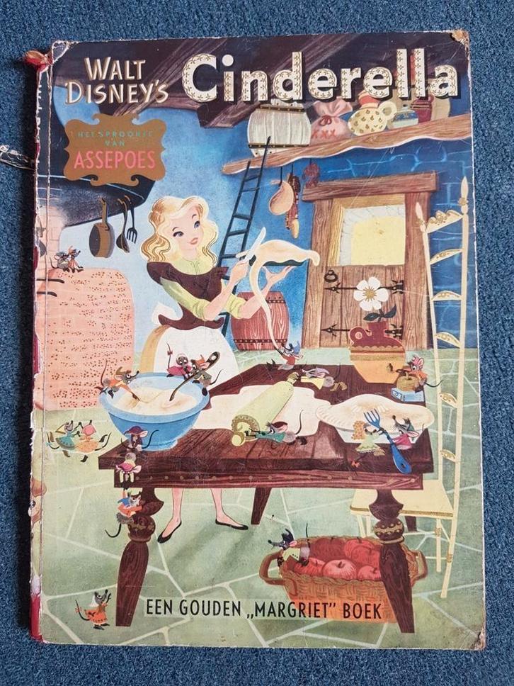 Walt Disney's Cinderella - Een gouden "Margriet" boek, Boeken, Prentenboeken en Plaatjesalbums, Gelezen, Ophalen of Verzenden