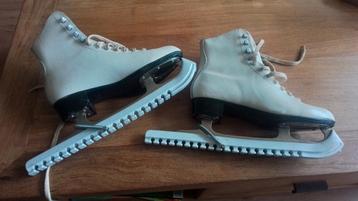 Vintage Bauer Kunstschaatsen Maat 39 beschikbaar voor biedingen