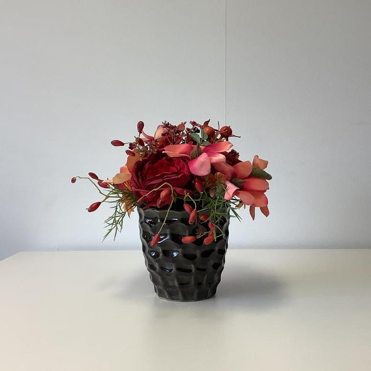 Eigenwijs klein stuk in fel roze en rood 30 hoog, Huis en Inrichting, Woonaccessoires | Kunstplanten en Kunstbloemen, Zo goed als nieuw