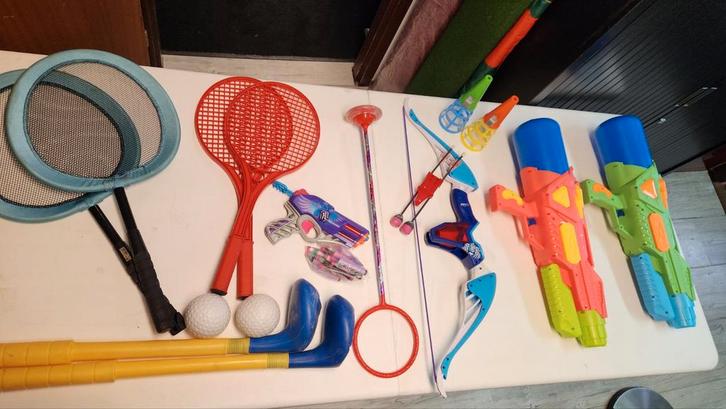Speelgoed set: rackets, waterpistolen, golf, Kinderen en Baby's, Speelgoed | Buiten | Los speelgoed, Gebruikt, Ophalen