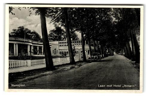 Nunspeet, Laan met Hotel "Ittmann", Verzamelen, Ansichtkaarten | Nederland, Ongelopen, Gelderland, 1940 tot 1960, Verzenden