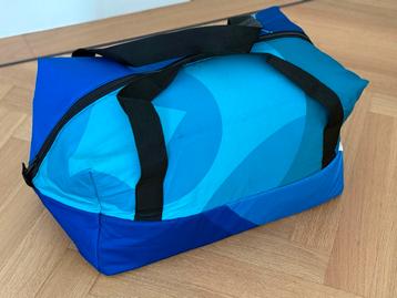 Hippe, nieuwe koeltas beschikbaar voor biedingen