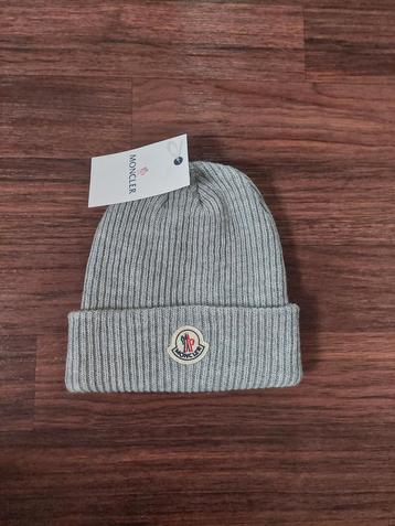 Moncler Muts - Stijlvol en Warm! beschikbaar voor biedingen
