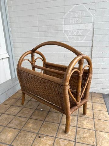Vintage Rotan Tijdschriftenrek beschikbaar voor biedingen