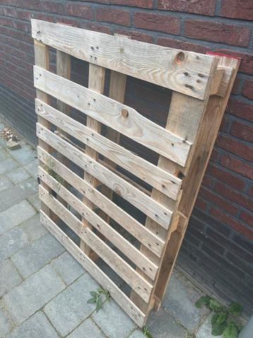 Gratis Houten Pallet beschikbaar voor biedingen