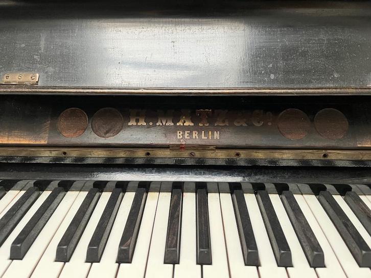 Antieke piano Matz (Berlijn, ca. 1914) – gratis af te halen, Muziek en Instrumenten, Piano's, Gebruikt, Piano, Zwart, Hoogglans