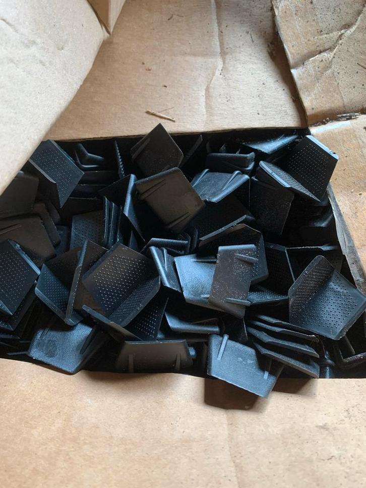 Kunststof Beschermhoeken 35x24mm - Bijna 2000 stuks, Doe-het-zelf en Verbouw, Kratten en Dozen, Ophalen