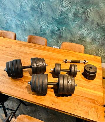 Dumbell set om thuis te trainen. beschikbaar voor biedingen