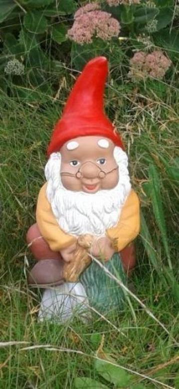 Leuke Kabouter, Tuinkabouter met rode muts, terracotta beschikbaar voor biedingen