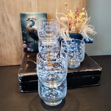 5 Vintage Glazen met Blauwe Bloem - Arcopal? beschikbaar voor biedingen