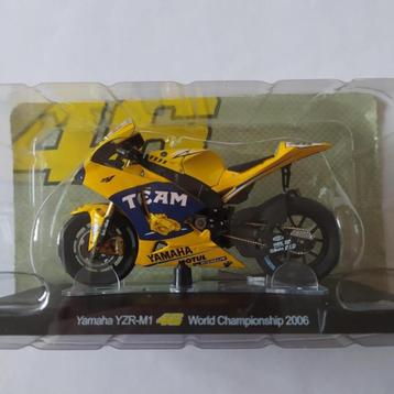 59748: Yamaha YZR-M1 - Valentino Rossi - 2006 - Atlas 1:18 beschikbaar voor biedingen
